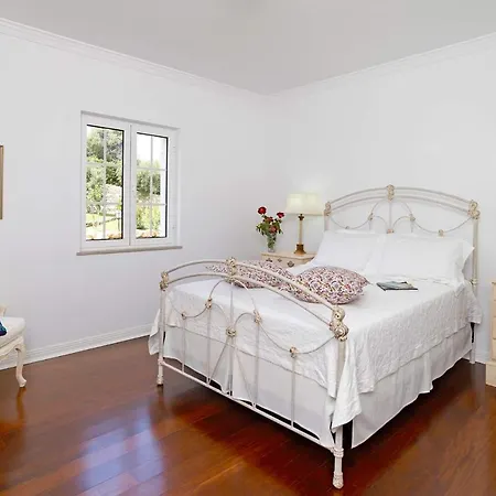 Sleeps 6 Air Con * Agostos