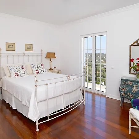 Villa Sleeps 6 Air Con *
