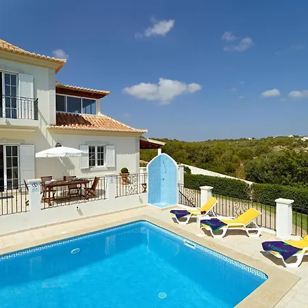 Sleeps 6 Air Con Villa *