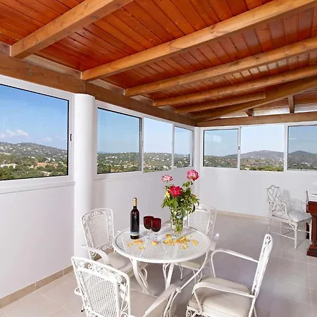 Villa Sleeps 6 Air Con *